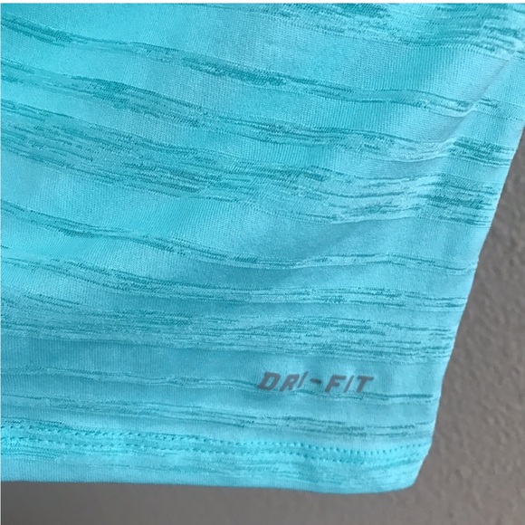 ✨2/$40✨ NWOT 2-pc Bundle Puma + Nike Blue + Purple Workout Shirts - Picture 3 of 8